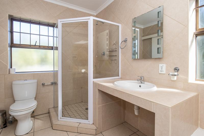 4 Bedroom Property for Sale in Bergvliet Western Cape